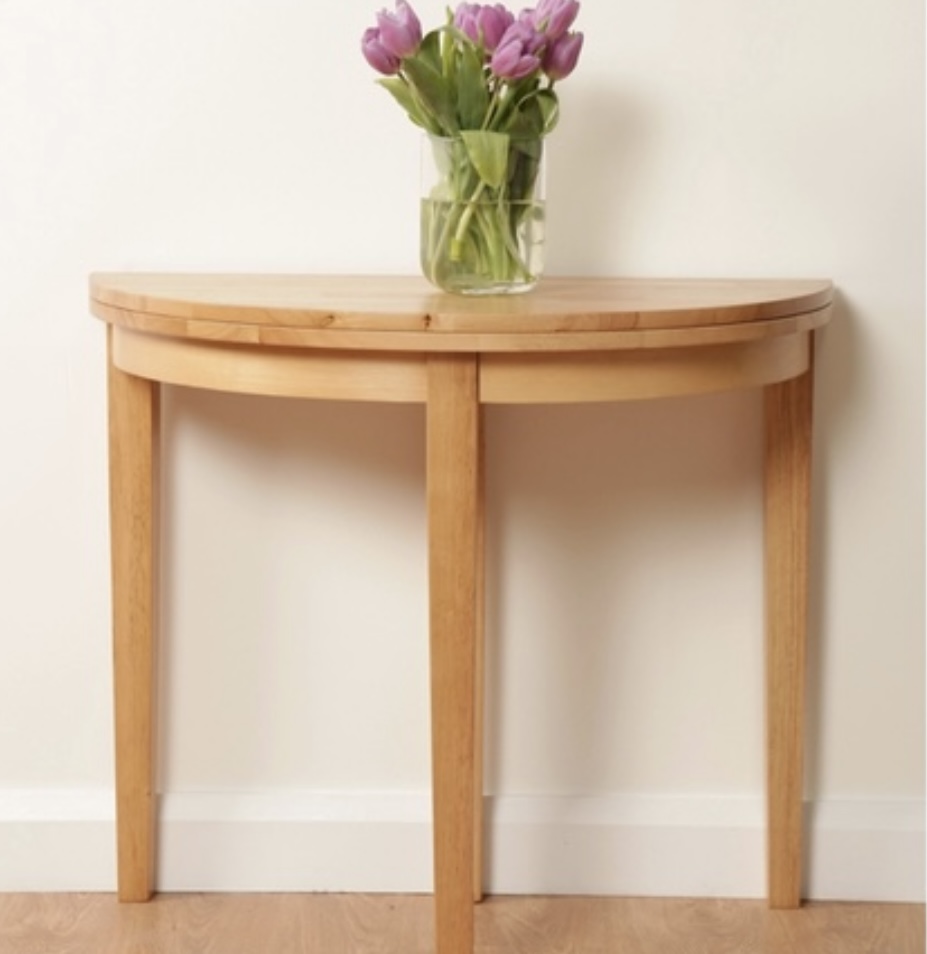 Screenshot Hanover light half moon table and 2 chairs