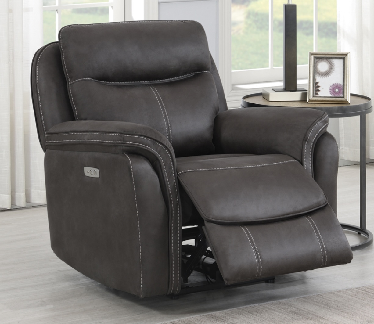 Screenshot Claremont electric armchair