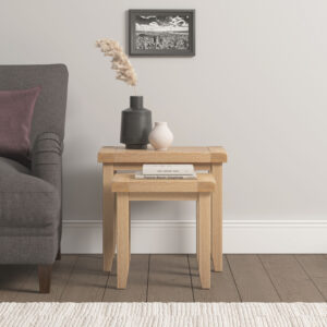 Winchester Oak nest of 2 tables